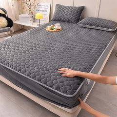 SOGA 2X Grey 183cm Wide Mattress Cover Thick Quilted Fleece Stretchable Clover Design Bed Spread Sheet Protector with Pillow Covers