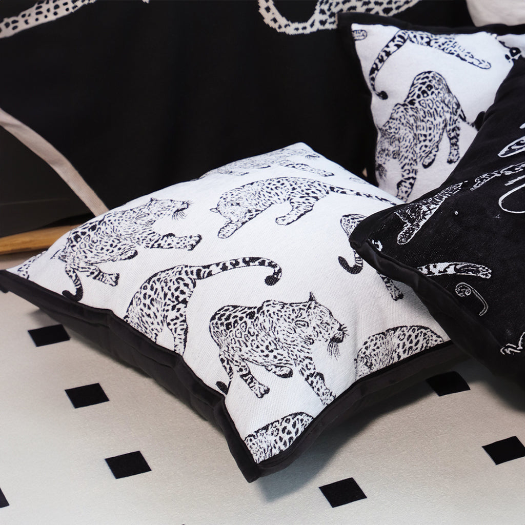 SOGA 45cm Throw Pillow White & Black Leopard Light Luxury Decorative Cushion for Living Room