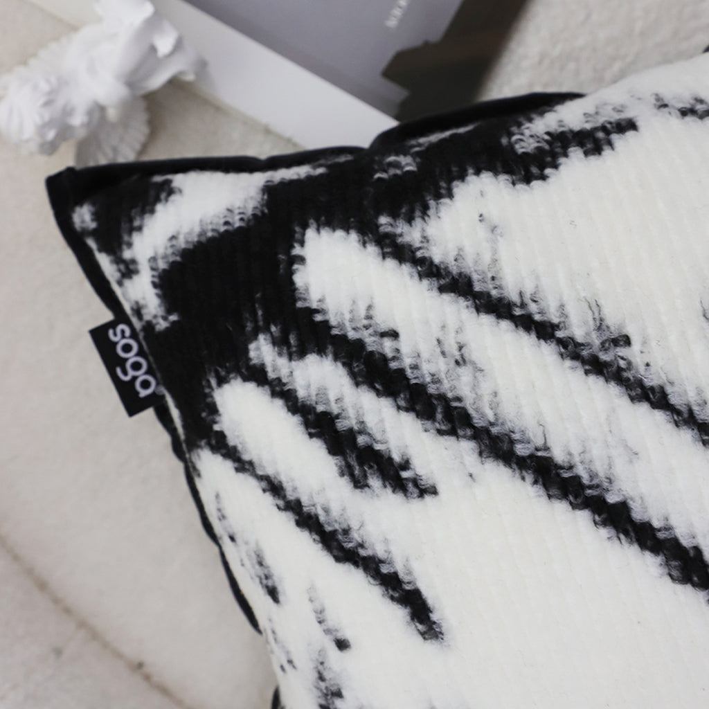 SOGA 2X 35cm Throw Pillow  Black and White Leopard Thick Premium Polyester Fiber for Home Decor