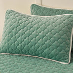 SOGA Green 183cm Wide Mattress Cover Thick Quilted Fleece Stretchable Clover Design Bed Spread Sheet Protector with Pillow Covers